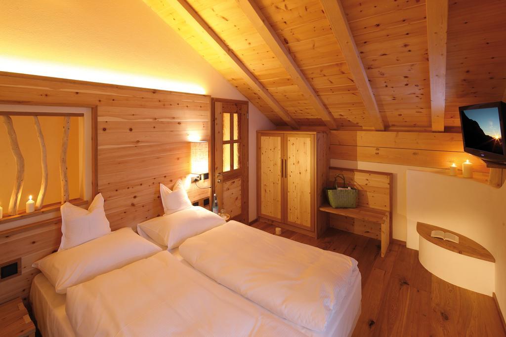 Dolomites Living Hotel Tirler Альпе-ди-Сьюзи Номер фото