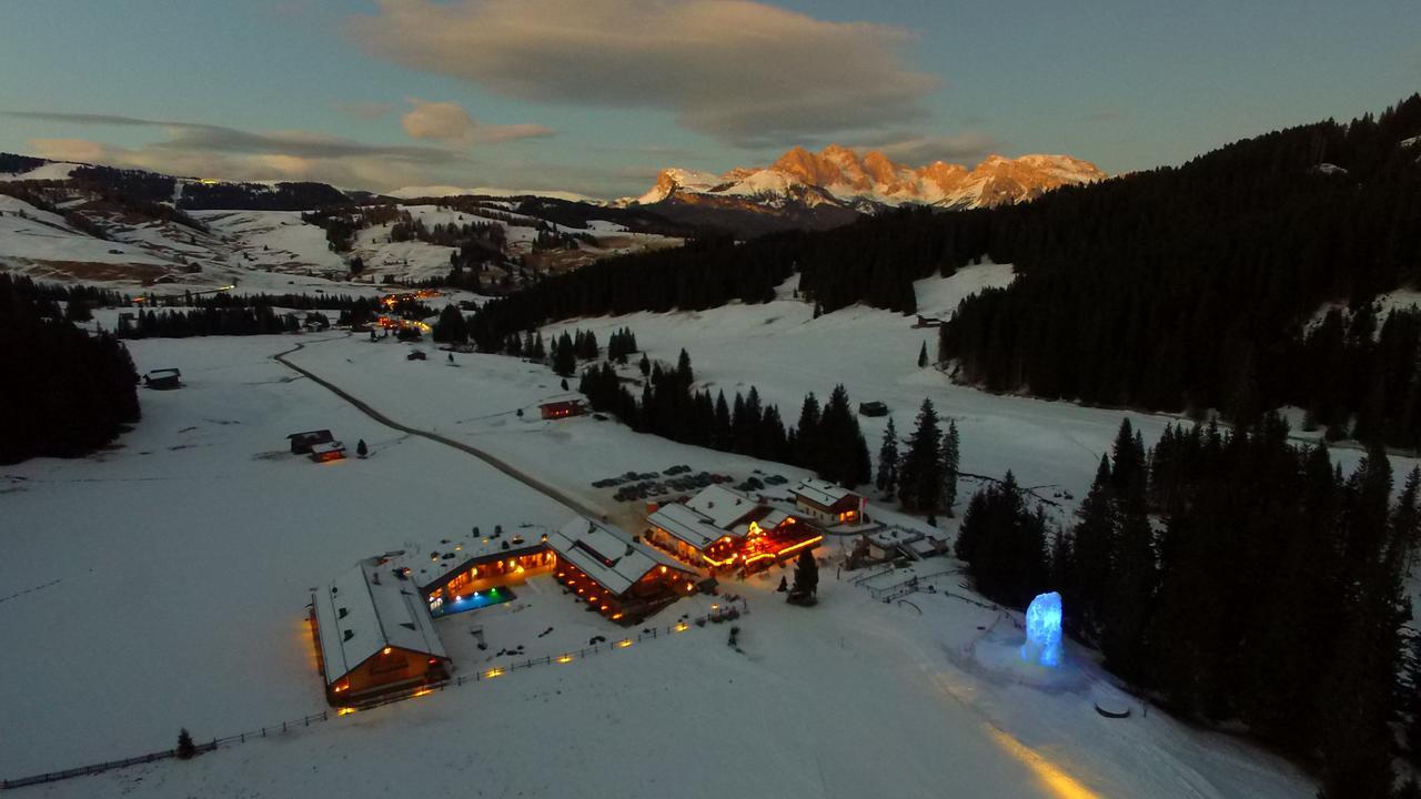 Dolomites Living Hotel Tirler Альпе-ди-Сьюзи Экстерьер фото